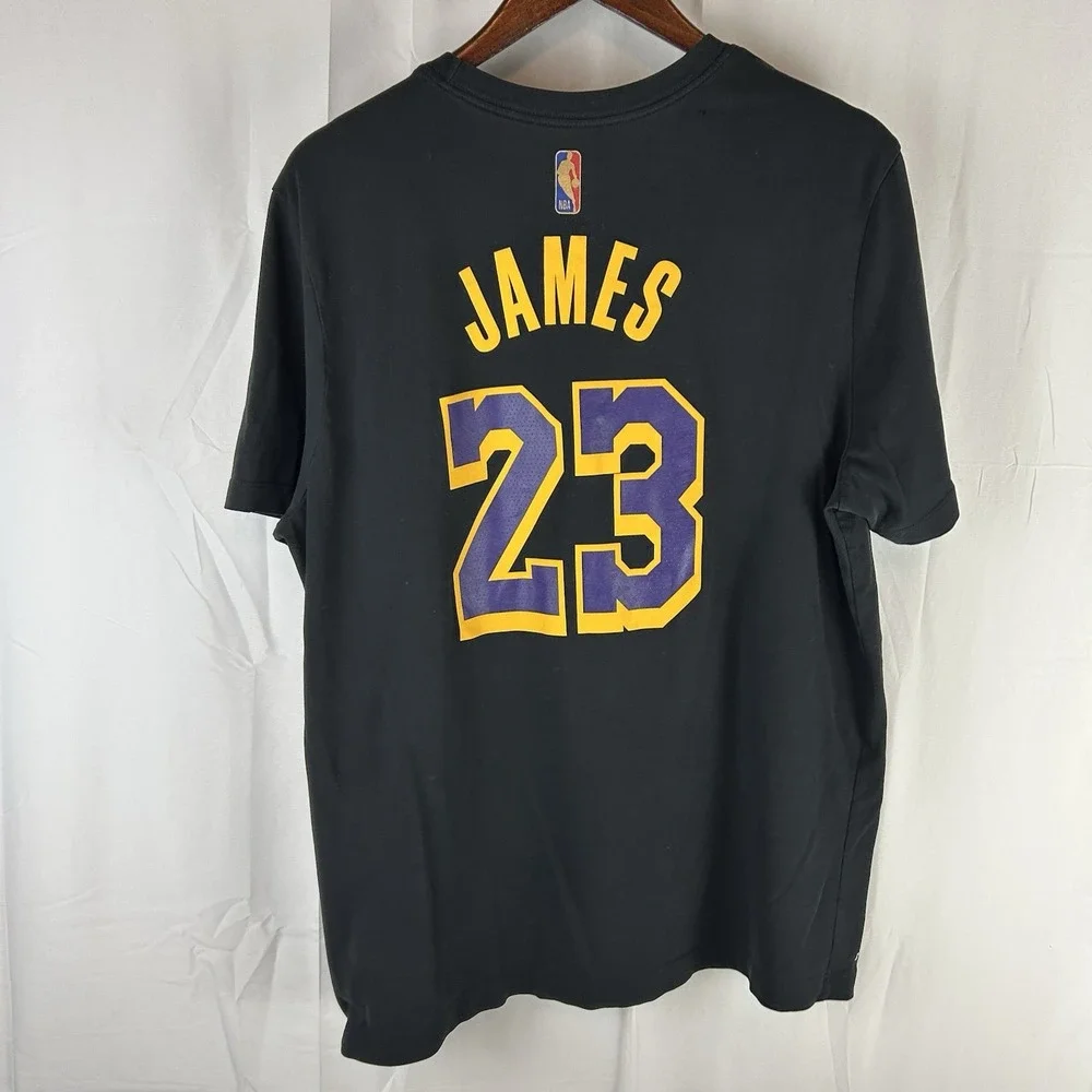 Nike Graphic Tee Lakers LeBron James 23 Crew Neck Short‎ Sleeve NBA XL BV1919